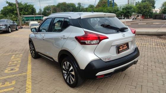 NISSAN KICKS 2021