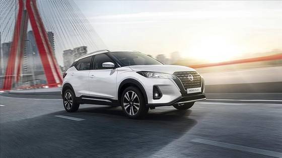 NISSAN KICKS PLAY 2025