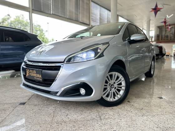 PEUGEOT 208 2018