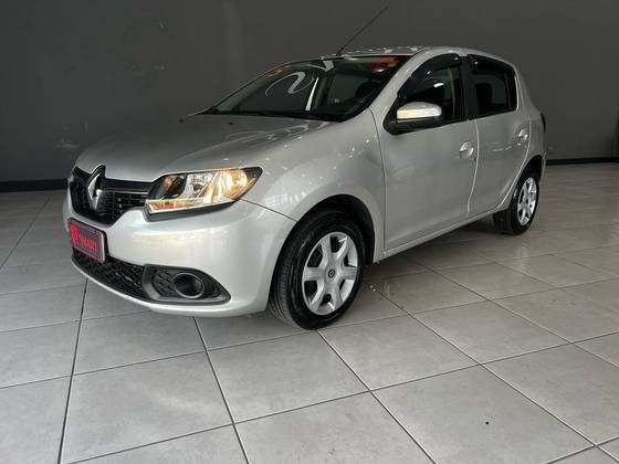 RENAULT SANDERO 2015