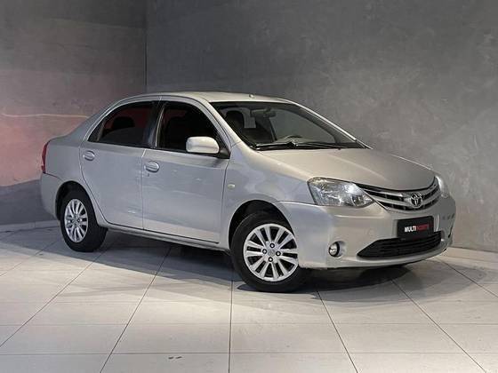 TOYOTA ETIOS 2013