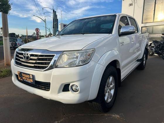 TOYOTA HILUX 2014