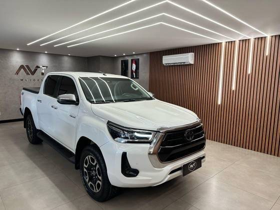TOYOTA HILUX 2021