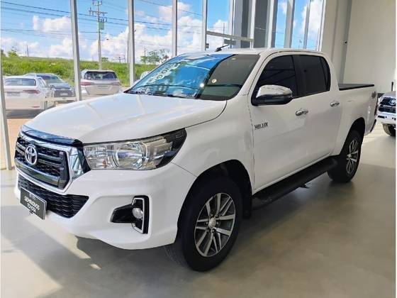 TOYOTA HILUX 2020