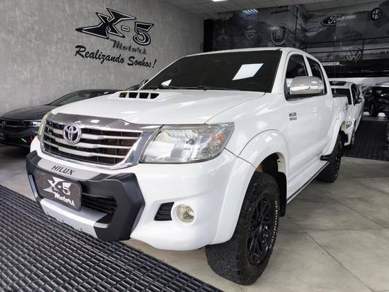 TOYOTA HILUX 2015