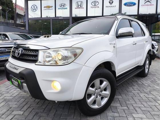 TOYOTA HILUX SW4 2011