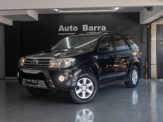 TOYOTA HILUX SW4 2010