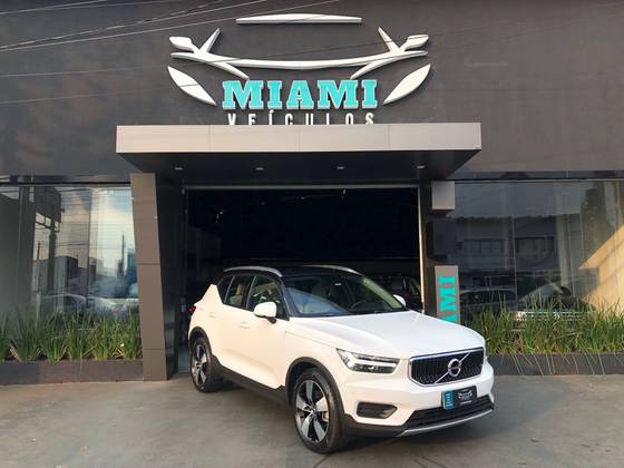 VOLVO XC60 2019