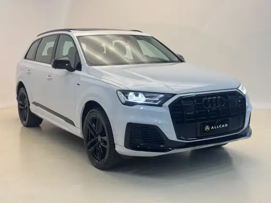 AUDI Q7 2021