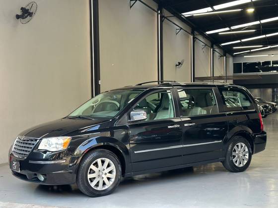 CHRYSLER TOWN & COUNTRY 2009