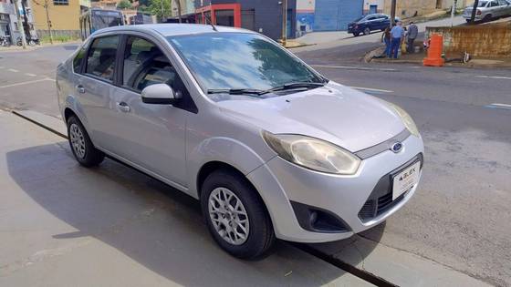 FORD FIESTA 2013