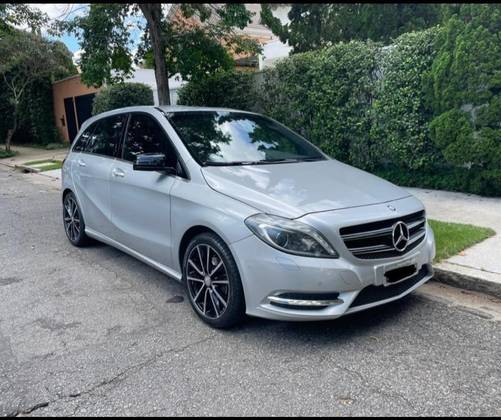 MERCEDES-BENZ B 200 2013