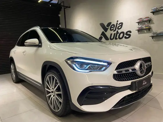 MERCEDES-BENZ GLA 200 2021