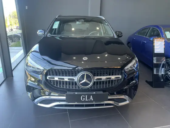 MERCEDES-BENZ GLA 200 2025