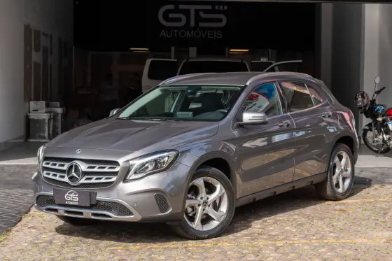 MERCEDES-BENZ GLA 200 2018