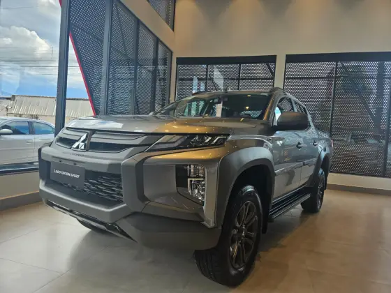MITSUBISHI L200 TRITON 2025