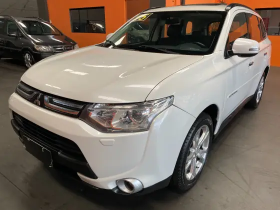 MITSUBISHI OUTLANDER 2015
