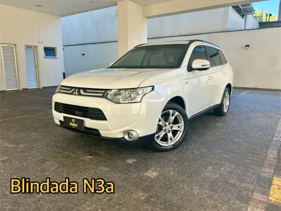 MITSUBISHI OUTLANDER 2015