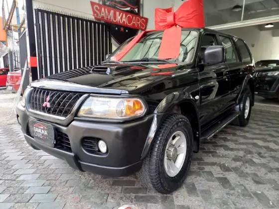 MITSUBISHI PAJERO 2001