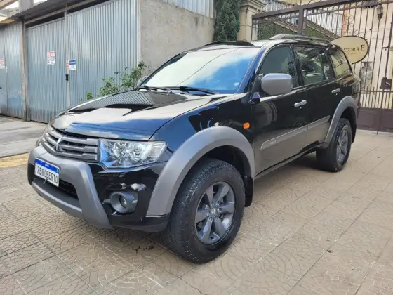 MITSUBISHI PAJERO 2017