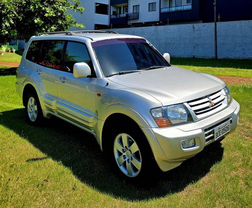 MITSUBISHI PAJERO 2002