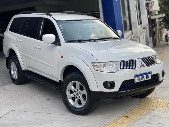 MITSUBISHI PAJERO DAKAR 2013