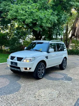 MITSUBISHI PAJERO TR4 2013