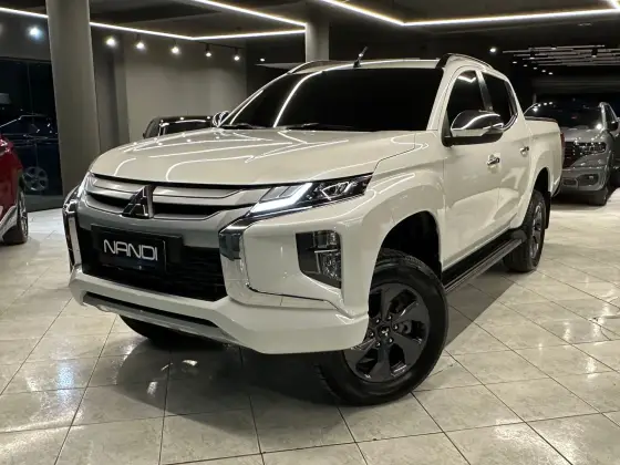 MITSUBISHI TRITON 2025