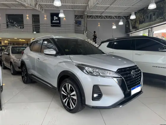 NISSAN KICKS 2022