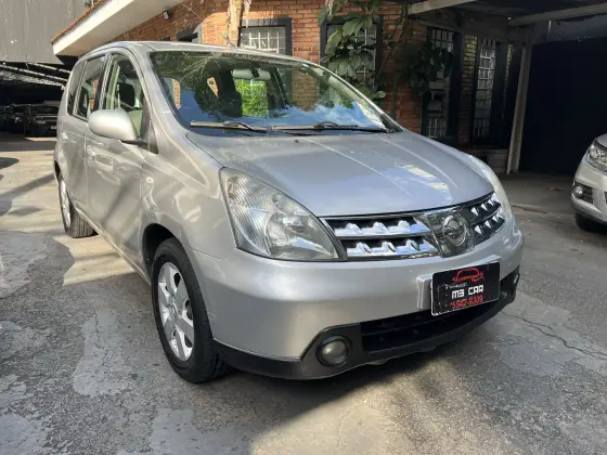 NISSAN LIVINA 2010