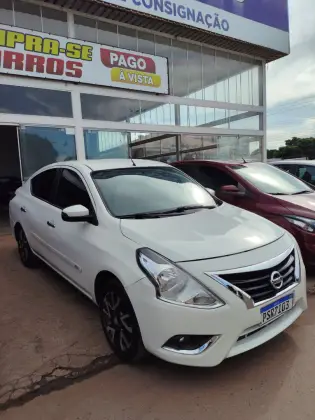 NISSAN VERSA 2017