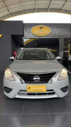 NISSAN VERSA 2017