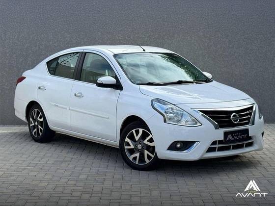 NISSAN VERSA 2017