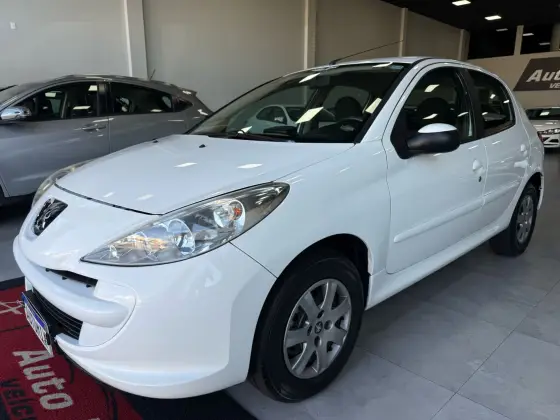 PEUGEOT 207 2014