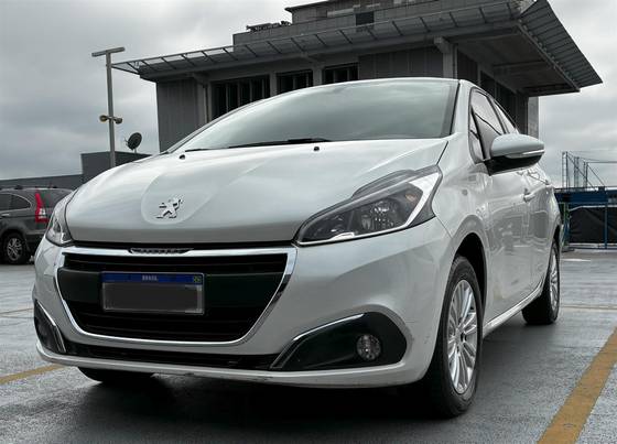 PEUGEOT 208 2017