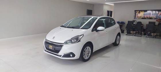 PEUGEOT 208 2017