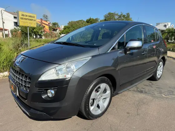PEUGEOT 3008 2011