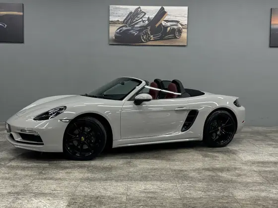 PORSCHE 718 2024