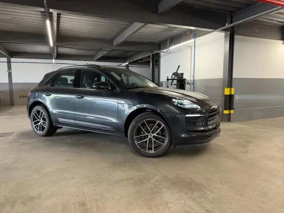 PORSCHE MACAN 2025