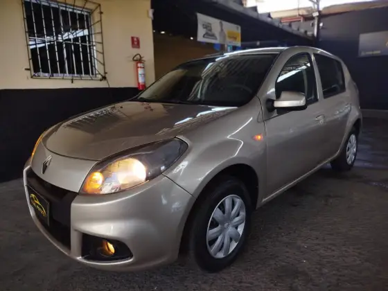 RENAULT SANDERO 2014