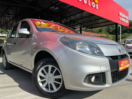 RENAULT SANDERO 2014