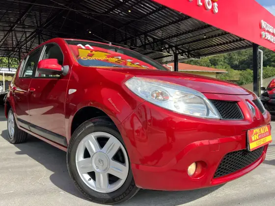 RENAULT SANDERO 2011