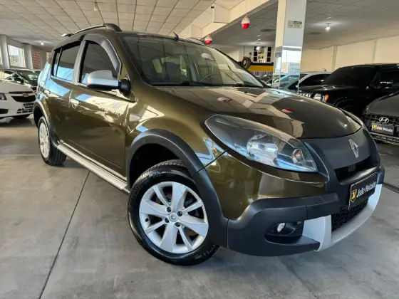 RENAULT SANDERO 2013