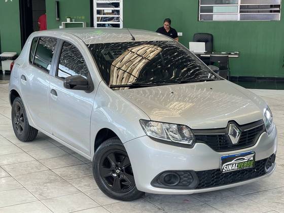 RENAULT SANDERO 2015