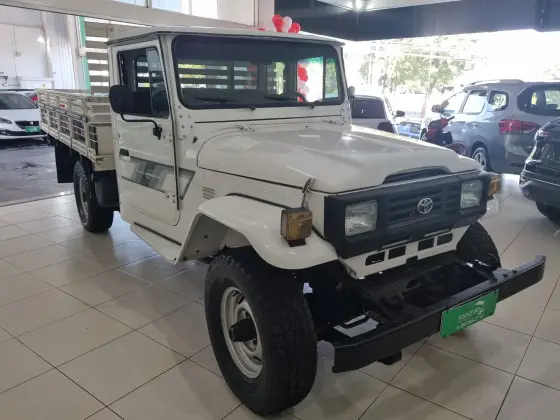 TOYOTA BANDEIRANTE 2001