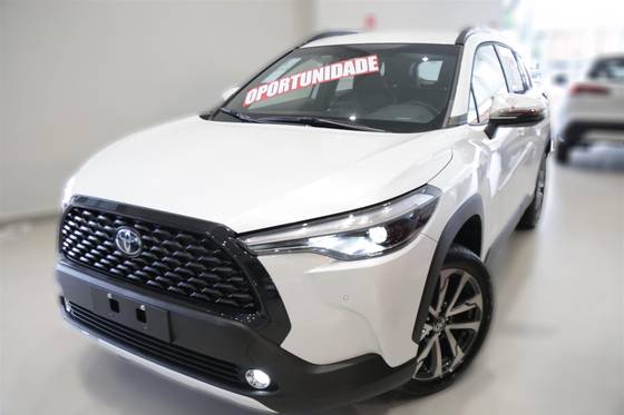 TOYOTA COROLLA CROSS 2024