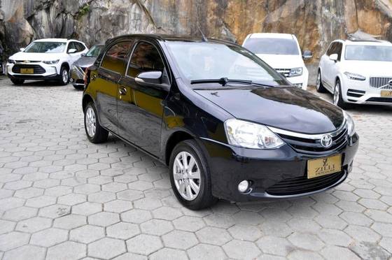 TOYOTA ETIOS 2017