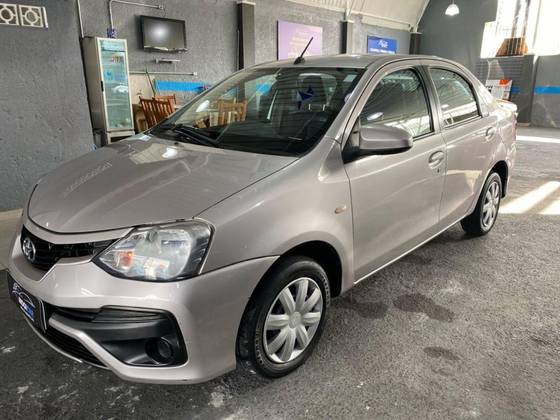 TOYOTA ETIOS 2018