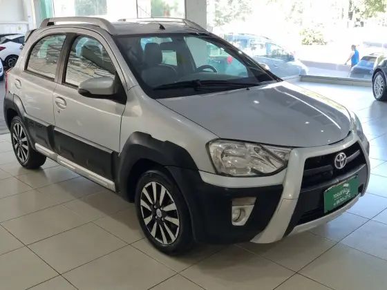 TOYOTA ETIOS CROSS 2015