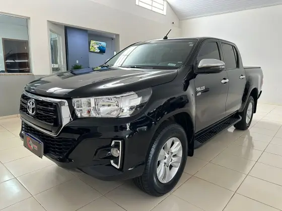 TOYOTA HILUX 2019
